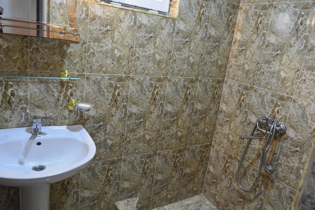 Zaza'S House Hotel Kazbegi Ngoại thất bức ảnh